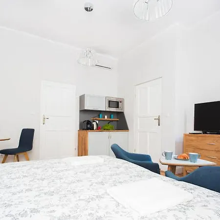 Hotel Apartwawel 5*